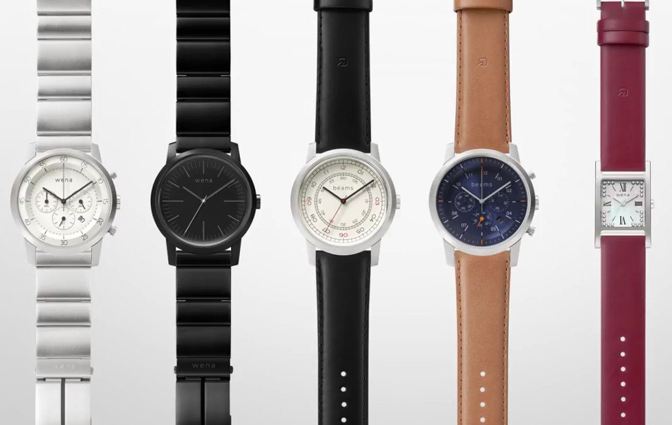 Ceas Sony Wena - Three Hands Square este încărcat cu NFC